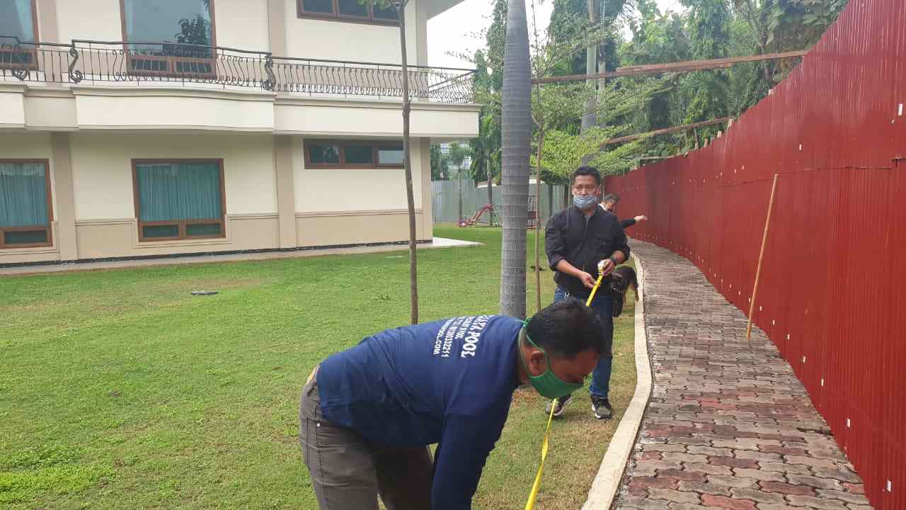 proses pembuatan kolam renang oleh trijaya pool