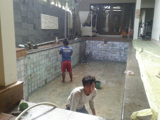 Tukang Renovasi Kolam Renang BSD renovasi kolam renang klien oleh trijaya pool