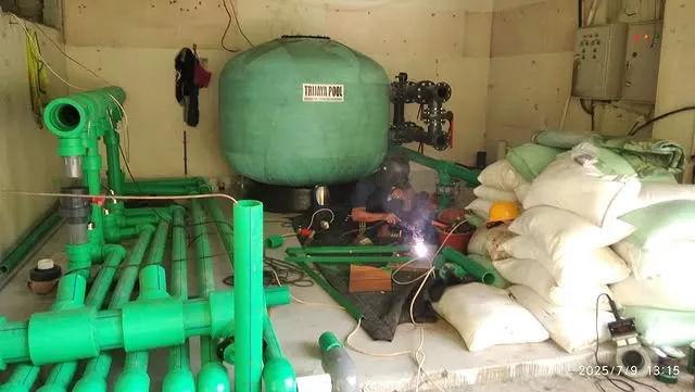 pembuatan kolam renang universitas