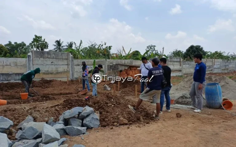 Membangun Kolam Renang di Lahan Miring