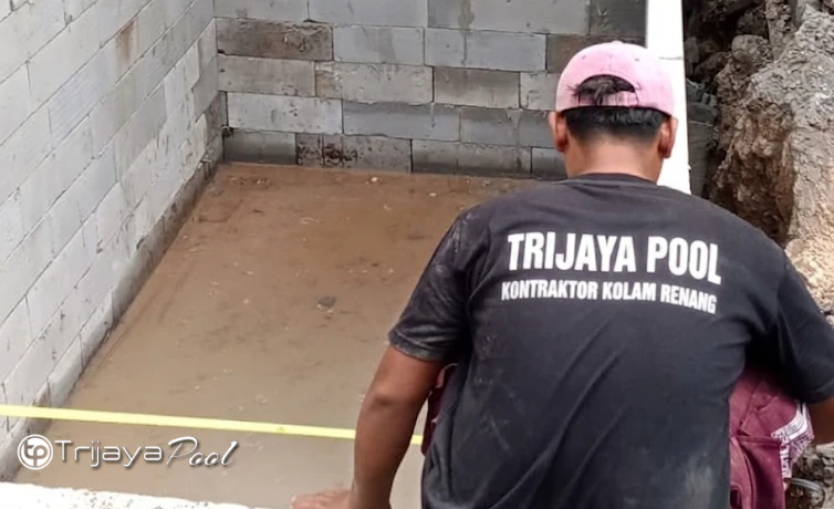 4 Tantangan Membuat Kolam Renang di Perkotaan dan Solusinya Tantangan Membuat Kolam Renang di Perkotaan